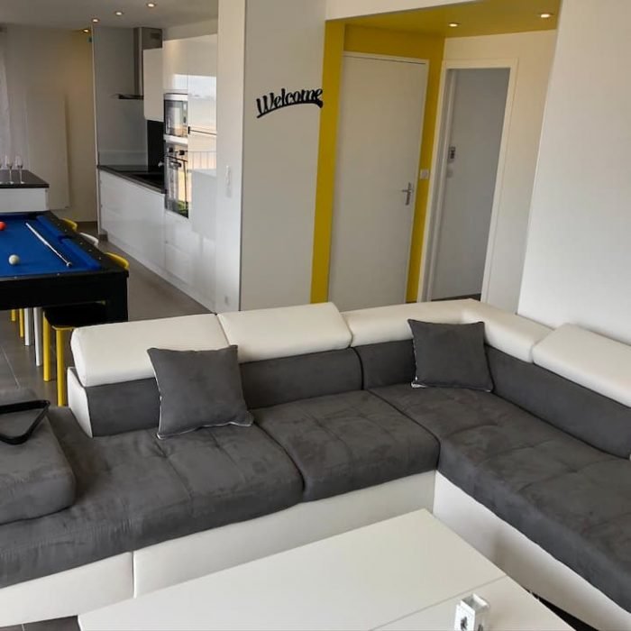 appartement-envie-d-ailleurs-vue-canape